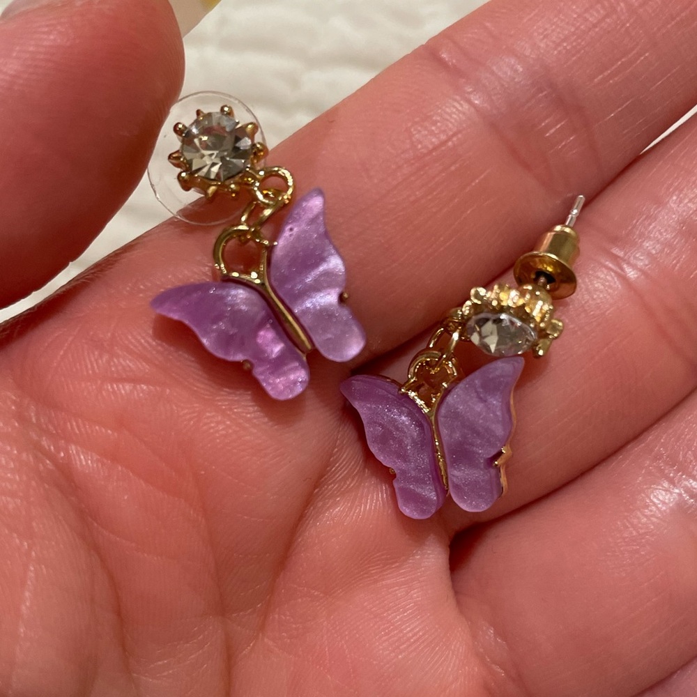 🏷️3/$15 SALE Lavender Butterfly Earrings